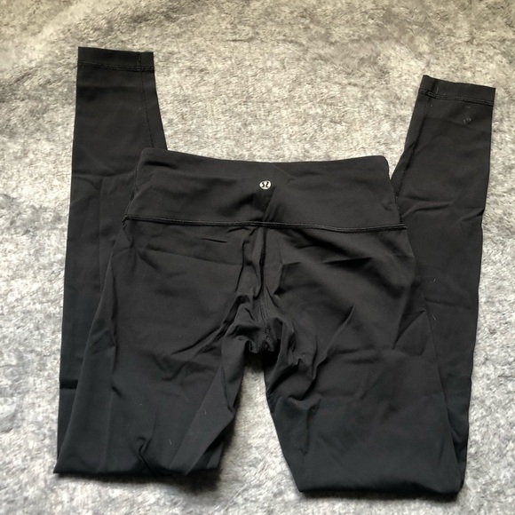 Lululemon Wunder Under Leggings - Picture 2 of 3